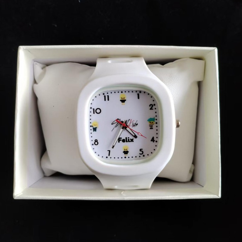 New Skzoo Stray Kids Anime Car - Accessories With Watch ulasan dan harga